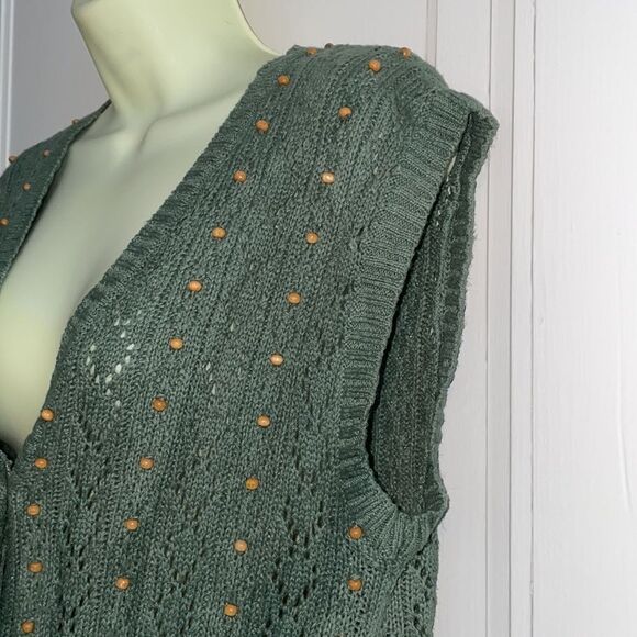 Vtg 80s/90s Cambridge Dry Goods Company sage green wooden beaded sweater vest - Picture 4 of 8